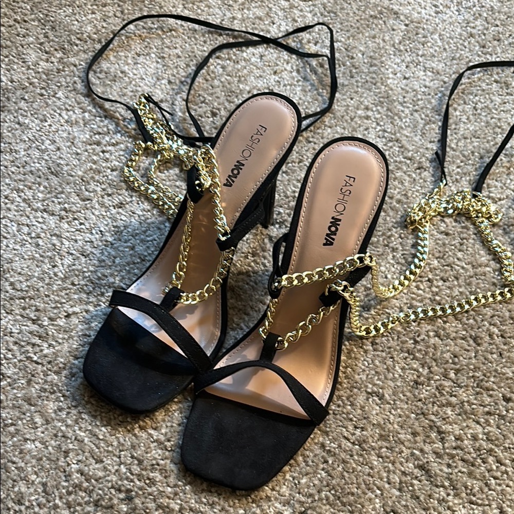 Fashion Nova Black Heels w Gold Chain lace up straps